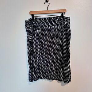 De Collection polkadot skirt with pockets! Size XL